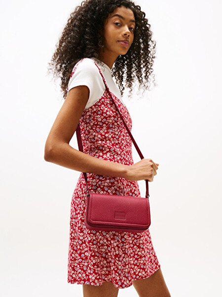 Τσάντα γυναικεία must flap maroon Tommy Jeans