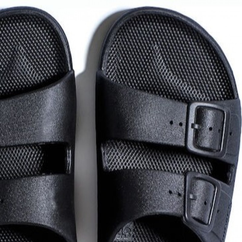 Basic Slides σε μαύρο χρώμα Freedom Moses