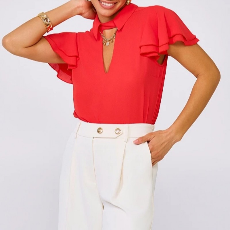 Sleeveless top with ruffles and details in gold look by Lynne
