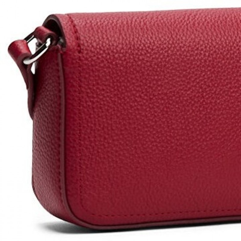Τσάντα γυναικεία must flap maroon Tommy Jeans