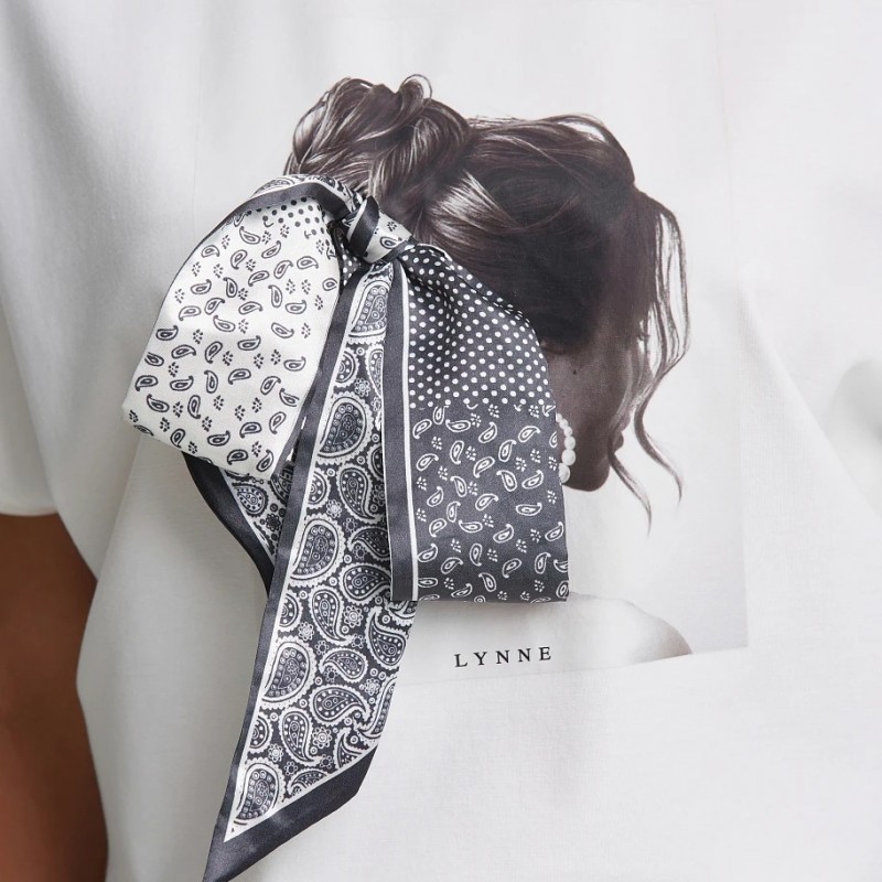 Printed blouse with appliquéd bow White Lynne